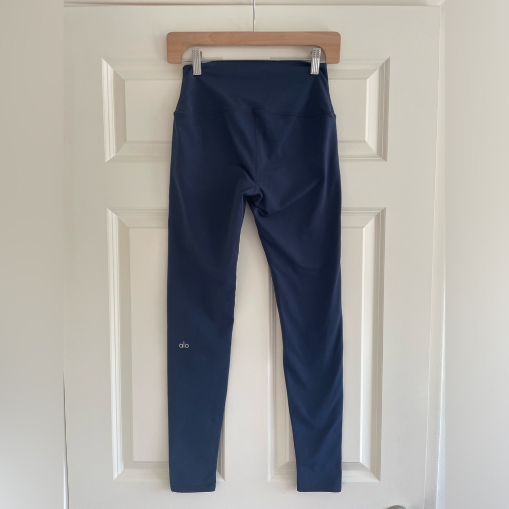 Alo Yoga high waist airbrush leggings // Navy Blue